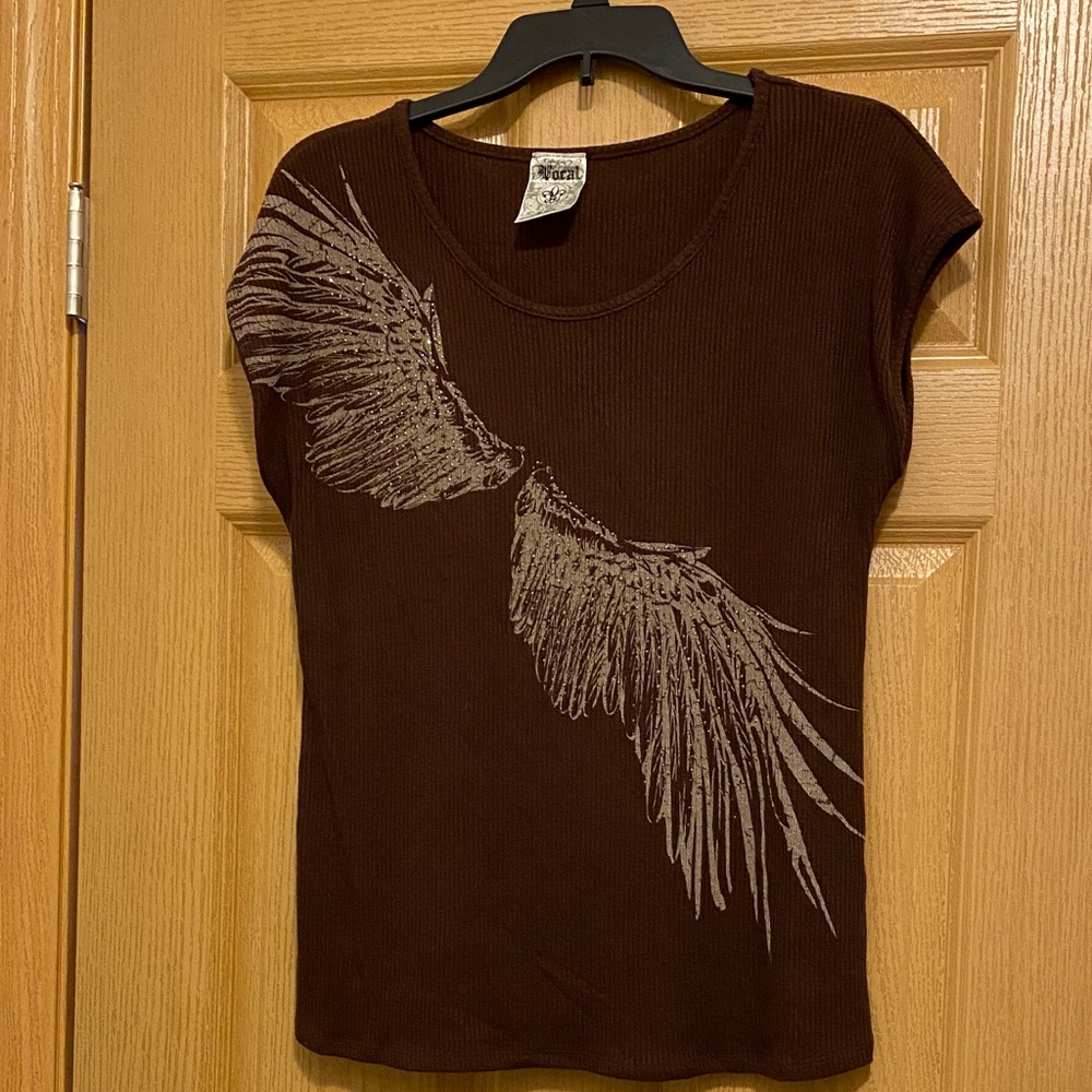 Vocal Dark Brown Wing Graphic Tee 62%polyester33%rayon5%spandex